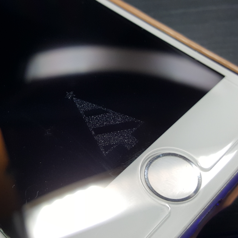 手機螢幕也 Bling Bling！冬季限定雷射光雕保護貼 - 光雕