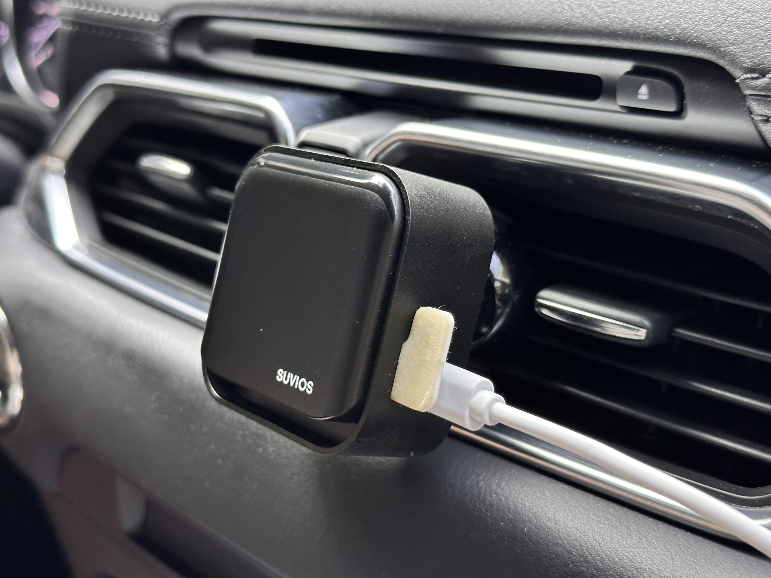 小芳純森空氣淨化擴香儀 配件 車用磁吸架 - IMG 1258 scaled